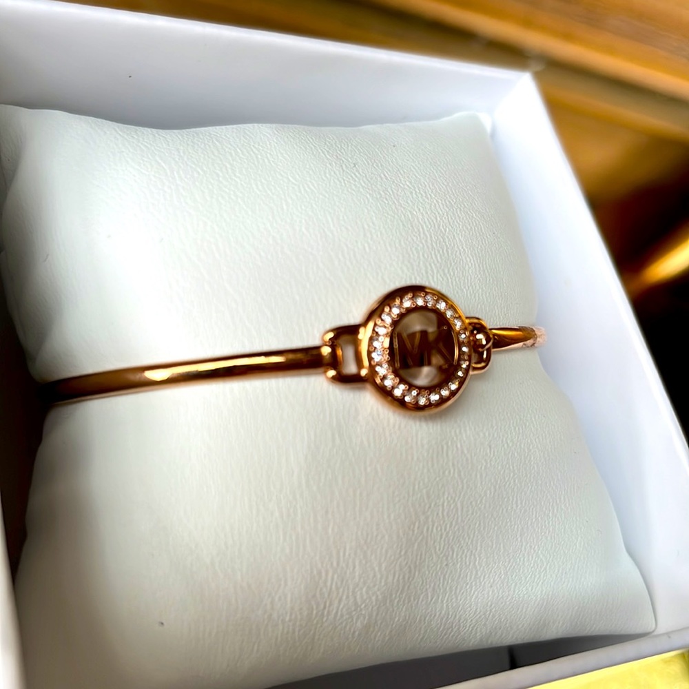 MICHAEL KORS Gold Bangle Bracelet w/Pave MK Logo • Gift Box 🎁 - Picture 2 of 10